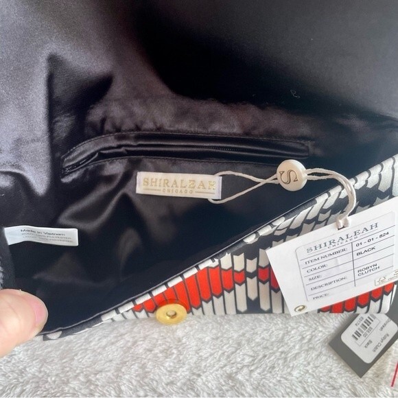 Shiraleah Robyn Black Red White Patterned Clutch - Picture 4 of 5